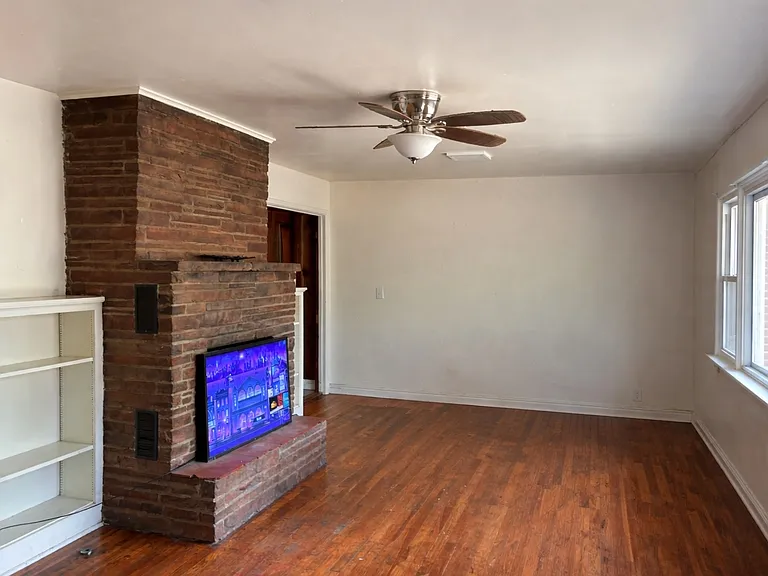 1230 Caddell Ln — Photo 3