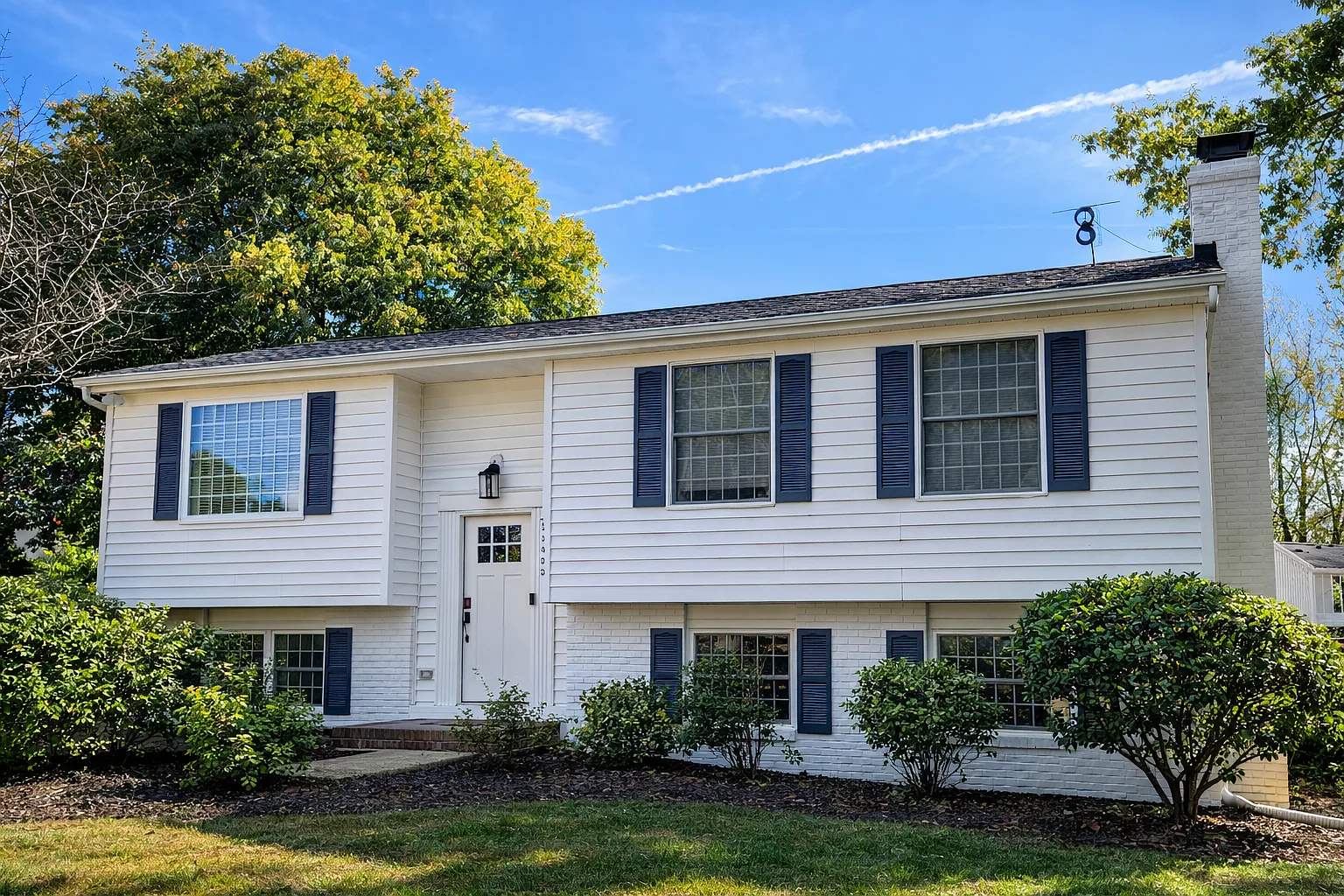 4 bed, 1915 sqft, $6,500 — Photo 1