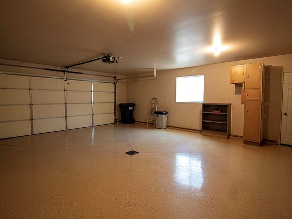 3rd image of 1424 Indian Hills Dr