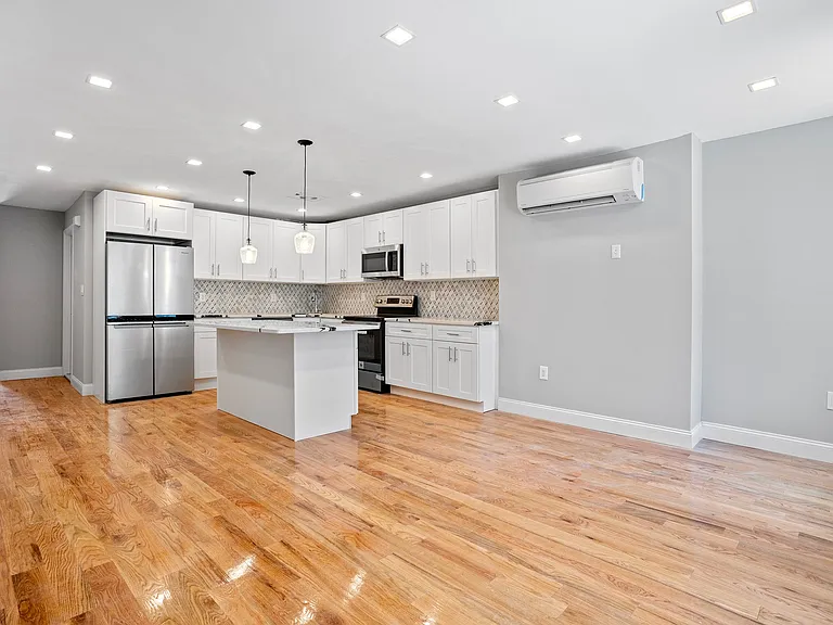 1253 Saint Marks Ave #1 — Photo 5