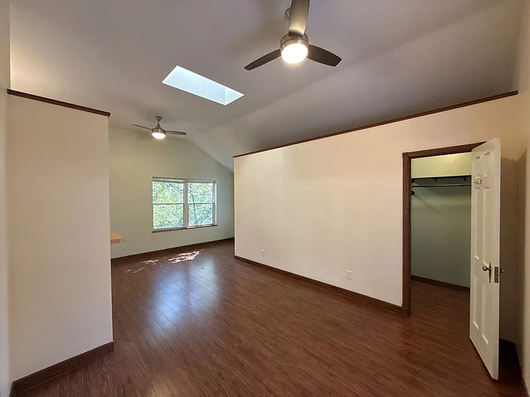 213 S Summit Ave — Photo 5