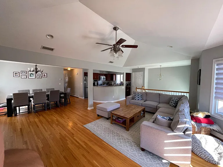 407 Railroad Ave #2 — Photo 7