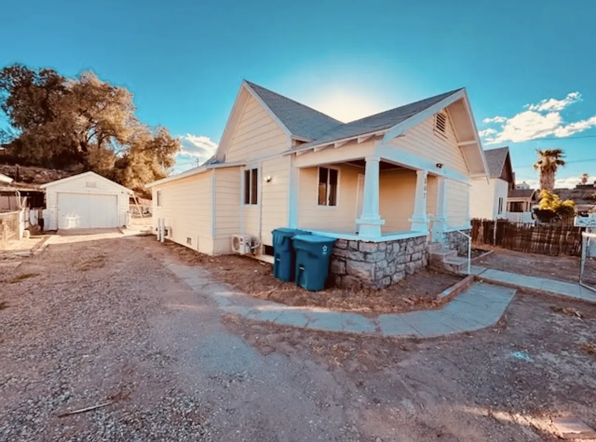 2 bed, 1135 sqft, $2,000 — Photo 2
