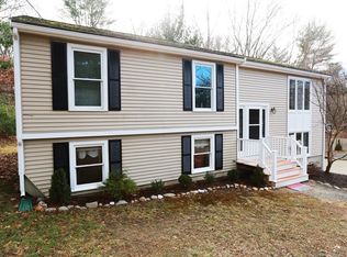 68 Rhode Island Rd, Lakeville, MA 02347
