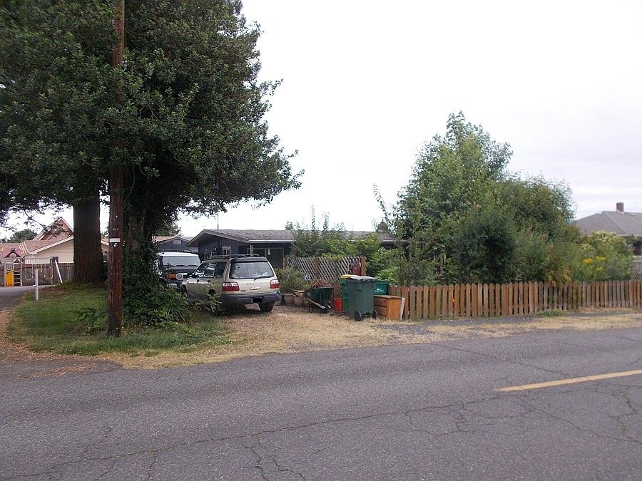2nd image of 51726 SW Old Portland Rd