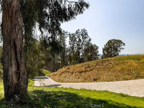 4th image of 2 Castle Bluff Rd
