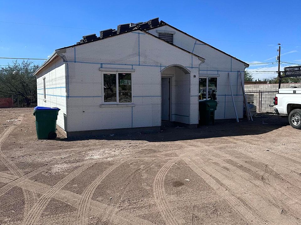 1st image of 10272 S Rainbow Ln