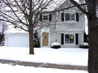 2360 Blue Spruce Ln, Aurora, IL 60502