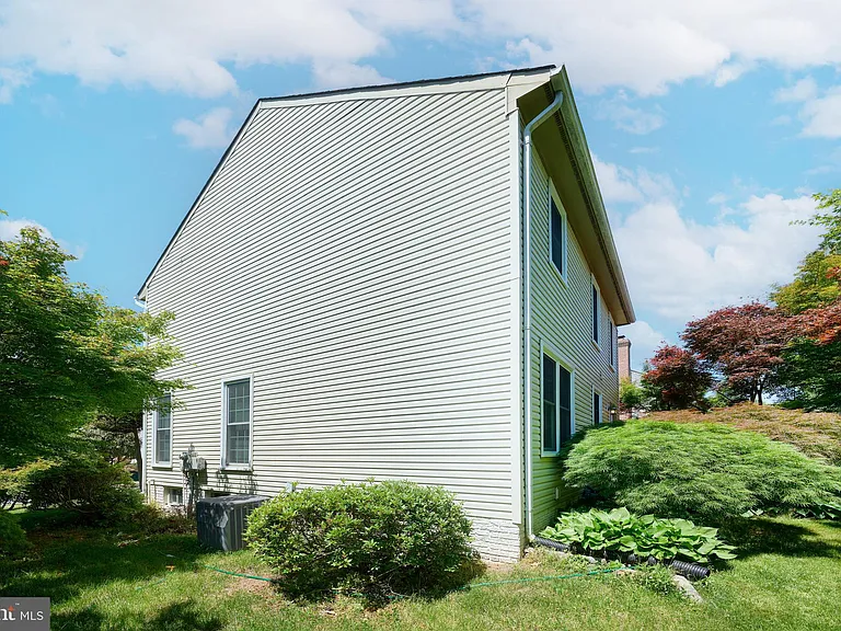 8508 Silverdale Rd — Photo 56