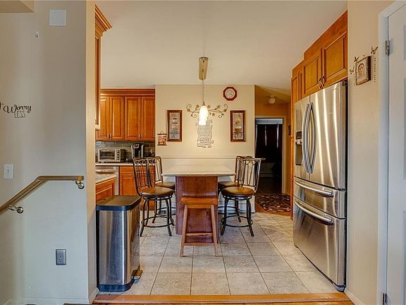 5th image of 23 Goodwin Ave #2