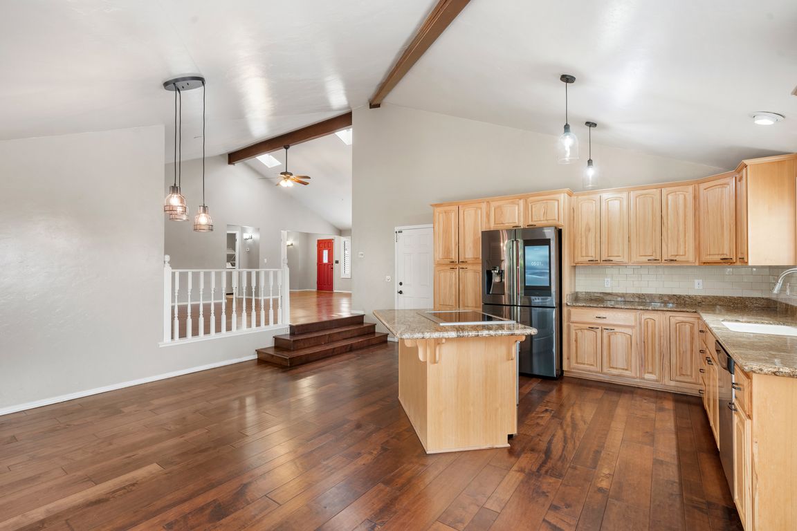 11-Kitchen (2)