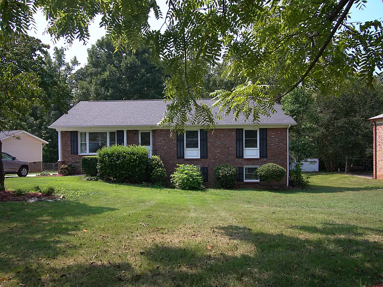 8822 Nottoway Dr — Photo 2