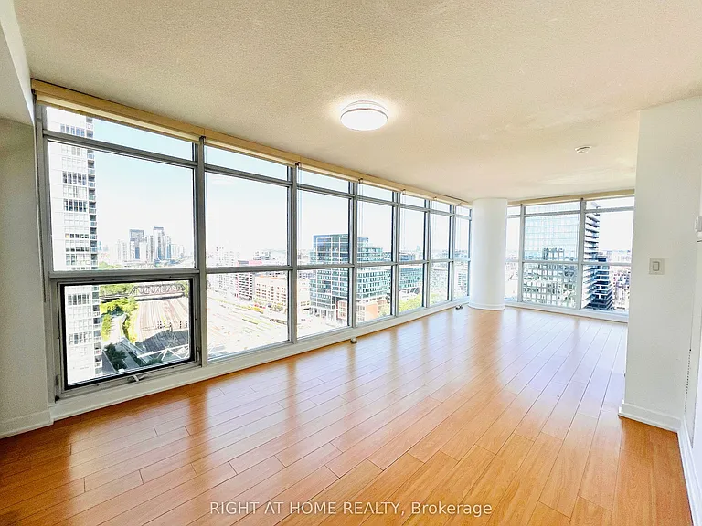 25 Capreol Ct #2507 — Photo 9