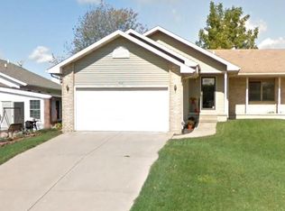 4047 Oakbrook Ct, Springfield, IL 62711