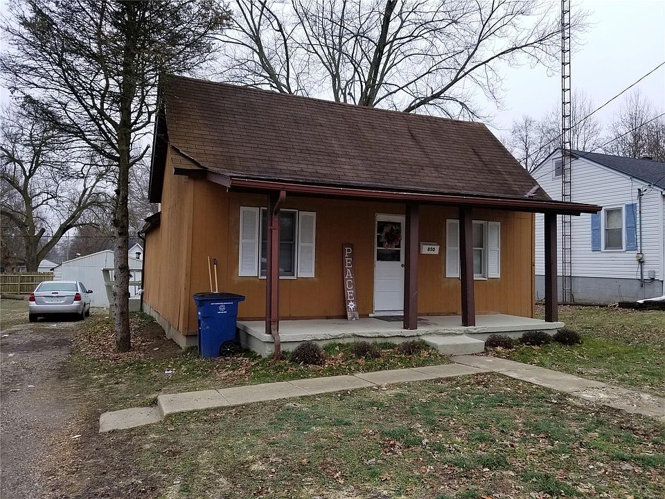 1st image of 850 E Oak St