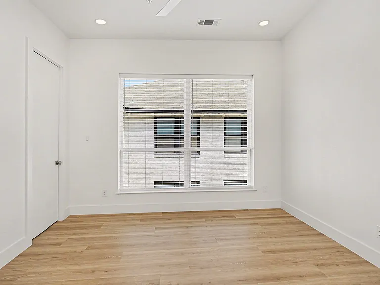 2217 N Fitzhugh Ave #206 — Photo 19