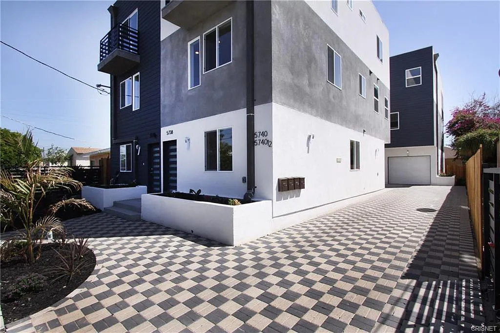 3 bed, 1434 sqft, $3,600 — Photo 1