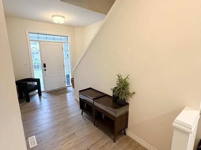 226 Renaissance Dr — Photo 3