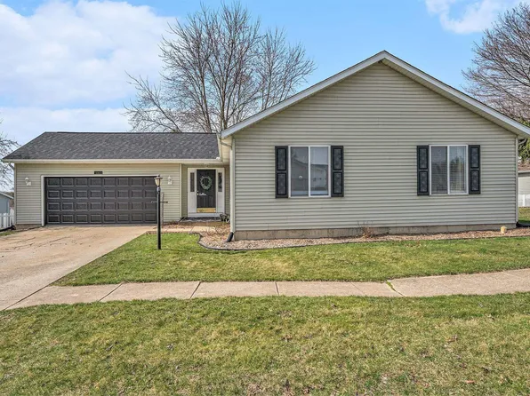 53825 Marshall Dr E, South Bend, IN 46628