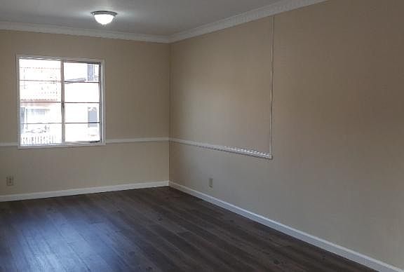 4th image of 3829 W 7th St APT 4