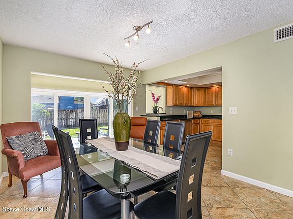 4th image of 428 Blue Jay Ln