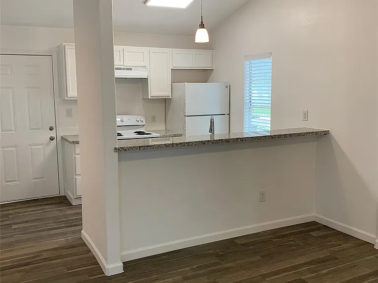 11950 Greenloch Ln — Photo 3