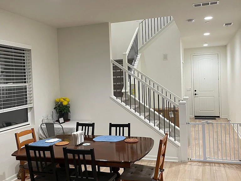 1046 Crestline Rd — Photo 3
