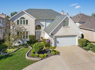 9150 Christina Dr, Hickory Hills, IL 60457