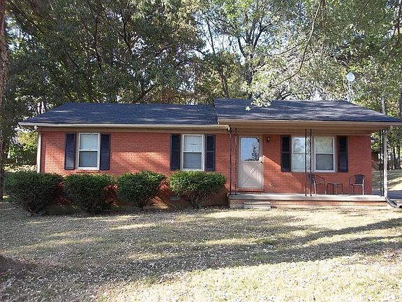 3rd image of 140 Eastwood Dr