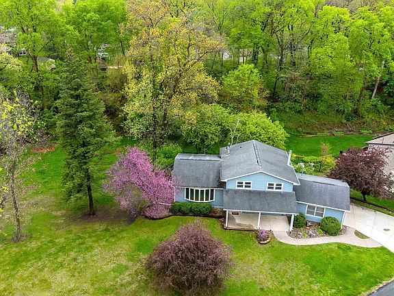 2nd image of 514 Blackhawk Ave