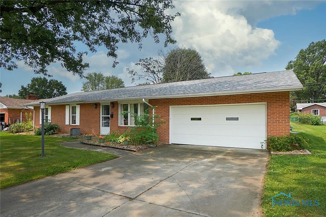 429 Burnham Dr, Fostoria, OH 44830 MLS 6105041 Zillow