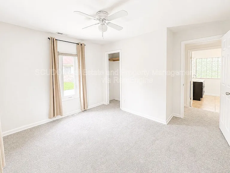 8400 Greenwood Rd — Photo 7