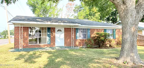 7001 Knollwood Dr Photo 1