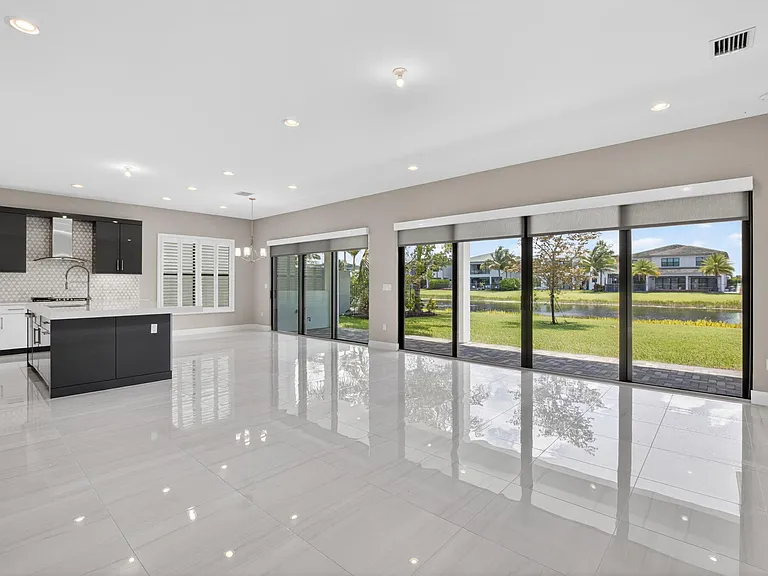 17089 Rainbow Falls Trl — Photo 32