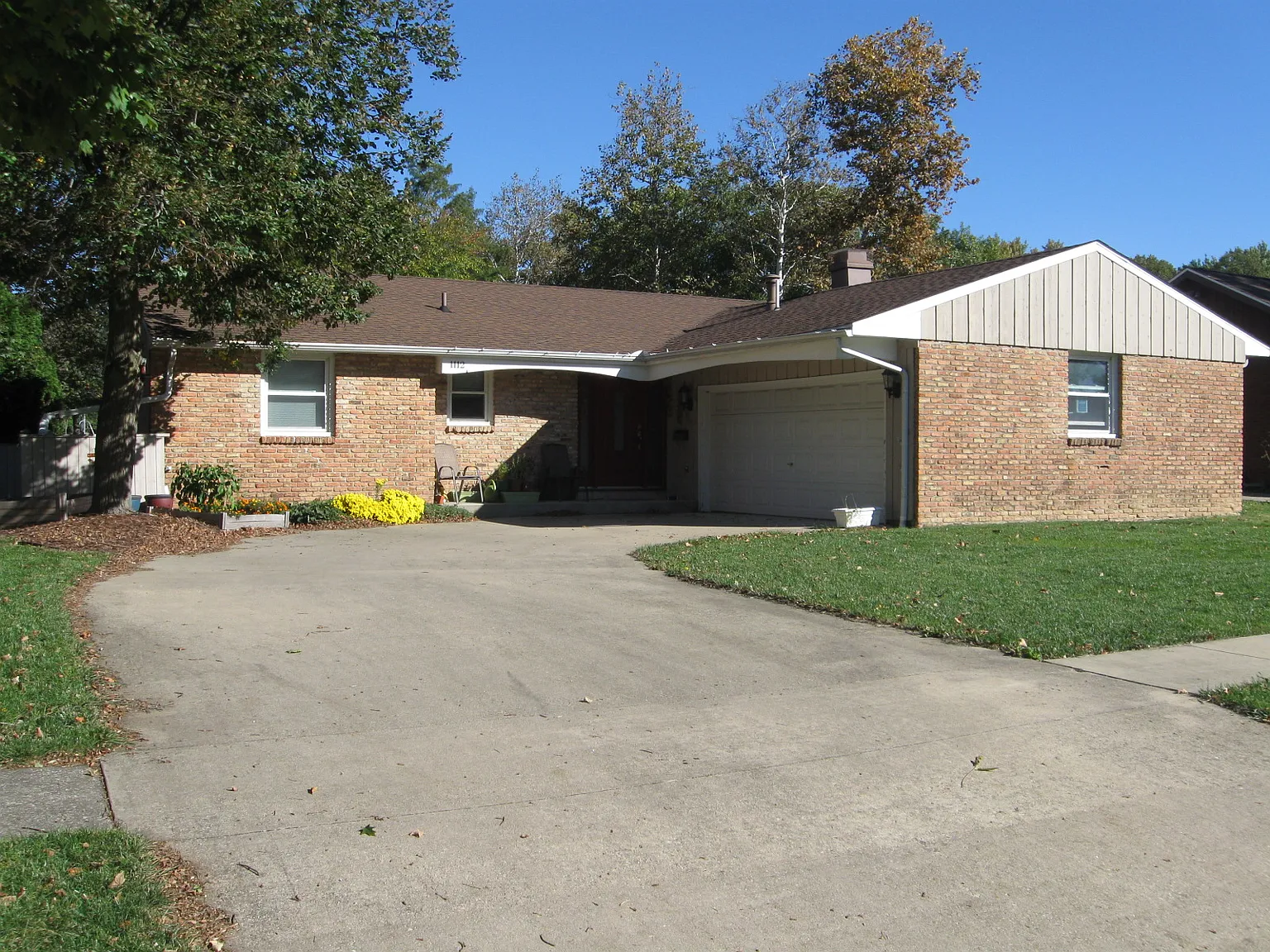 1112 Scovill St photo 1