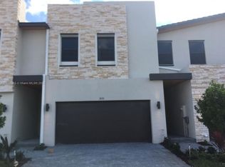 8111 NW 104th Ct, Doral, FL 33178