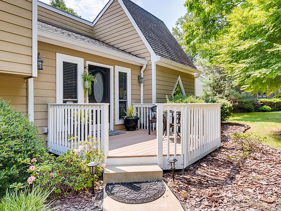 2nd image of 5258 Meadowdale Ct