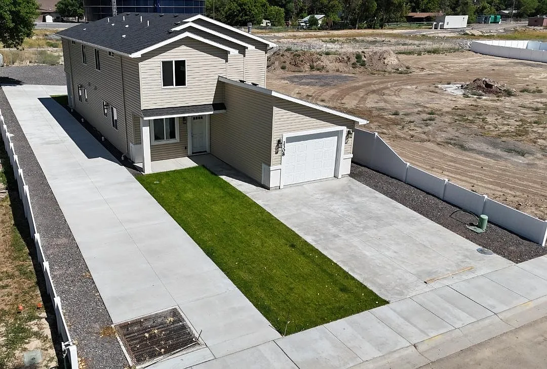 3 bed, 2.5 bath, 1287 sqft, $1,650 — Photo 1