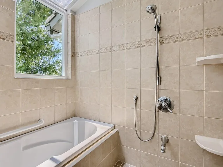 2 Golden Eagle Ct — Photo 11