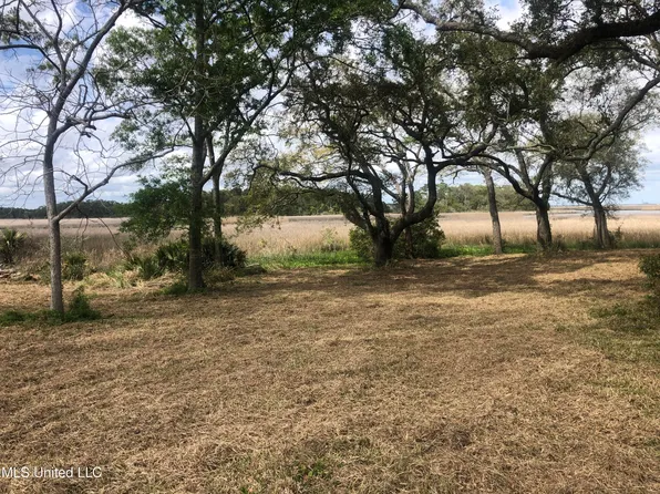 3512 Havill Rd, Gautier, MS 39553