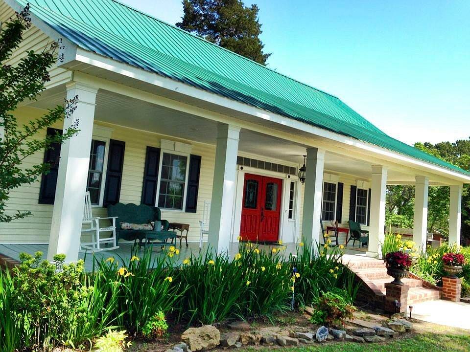 1st image of 130 Clayton Rd