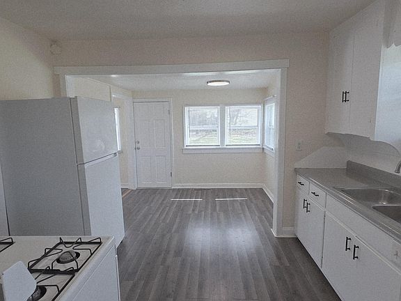 3rd image of 1330 W Atlantic Street