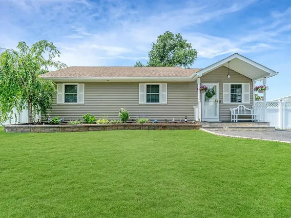 6 Audrey Lane, Centereach, NY 11720