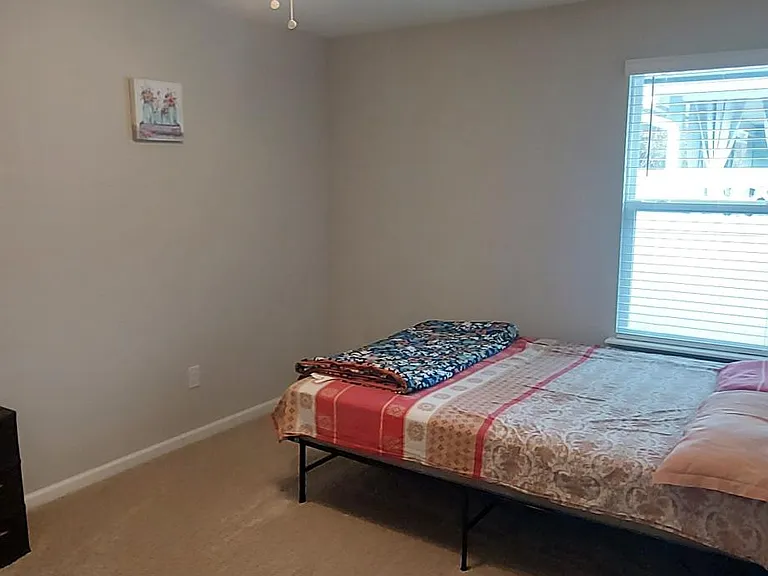 388 Glasgow Dr — Photo 16
