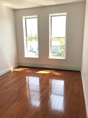 Rented by REMAX Elite | media 6