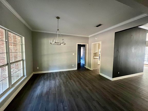 3rd image of 2906 Houston St