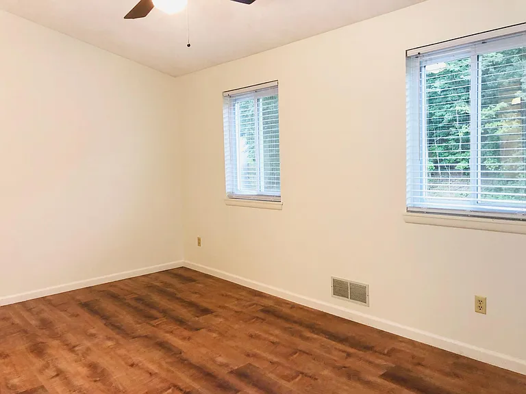 3855 Franklintowne Ct — Photo 10
