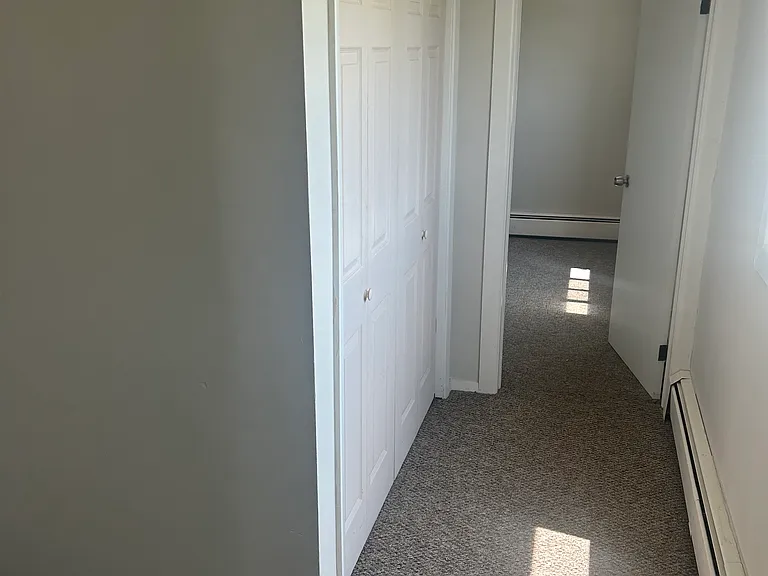 405 Gravity Ave #1 — Photo 6
