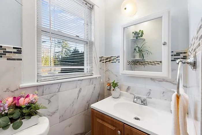 Main bathroom