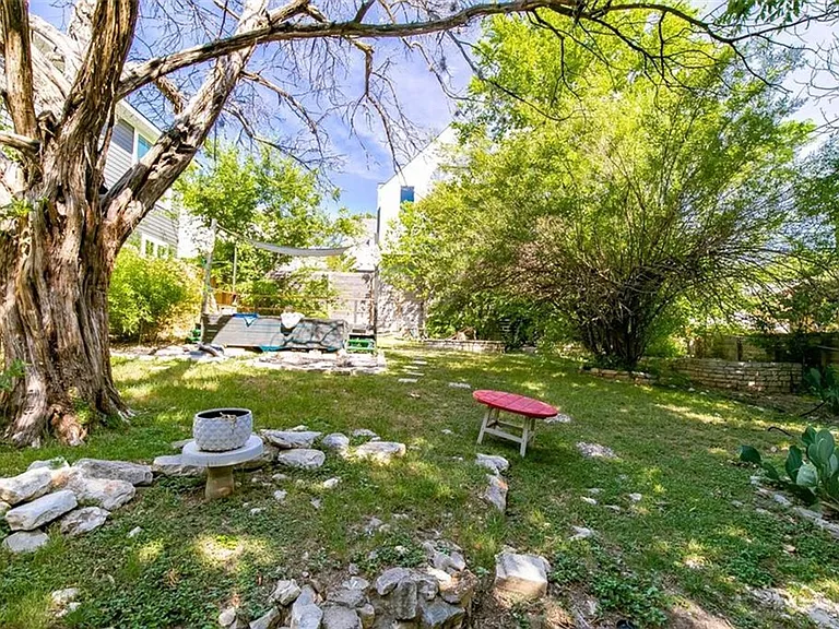 2400 Thornton Rd — Photo 15